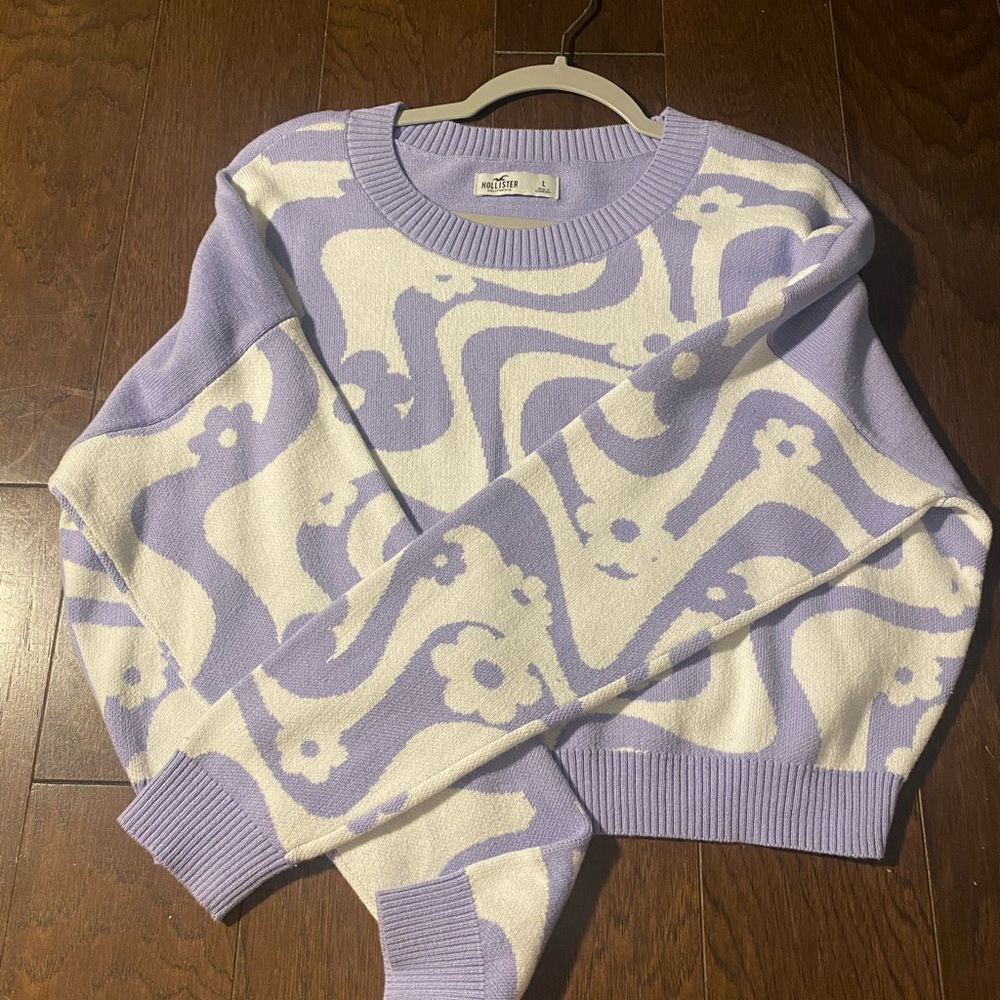 Hollister sweater